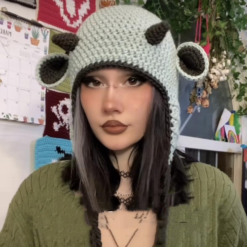 Связанная вручную шапка-ушанка в виде скелета на Хэллоуин