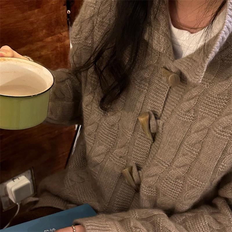Women's Thickened Retro Horn Button Cable Knit Wool Cardigan - Long Sleeve, Slim Fit, Warm, Solid Color, Simple Design for Autumn and Winter