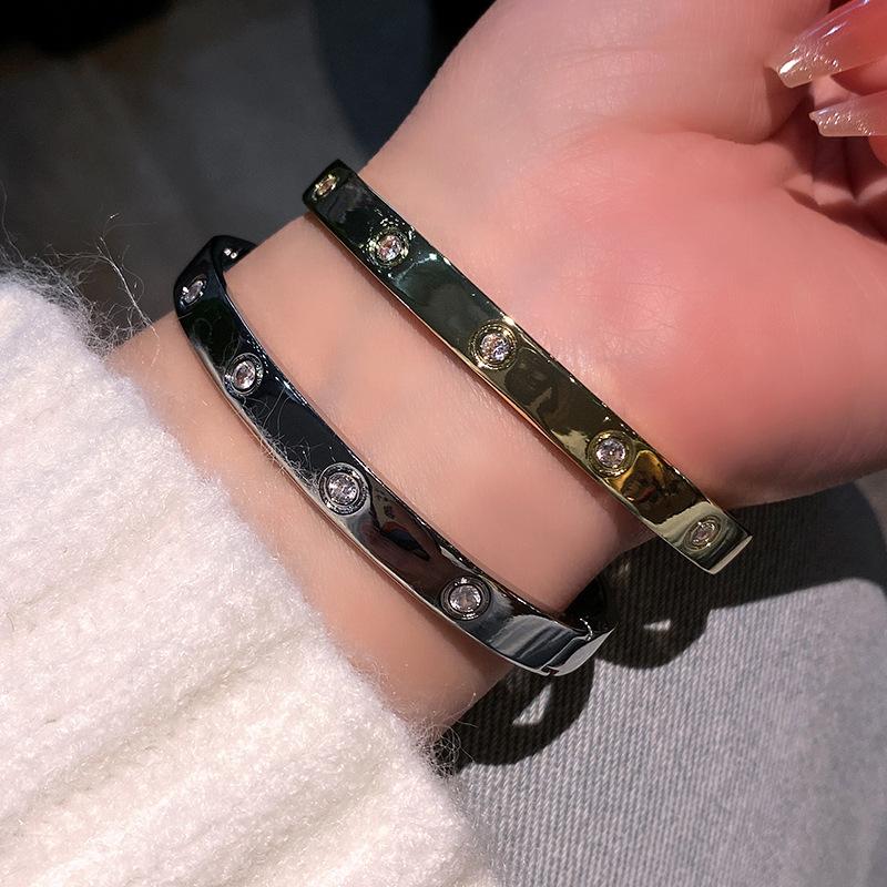 Нишевый высококлассный медный браслет с микроинкрустацией цирконами для пар, с простым кругом и блестящим браслетом