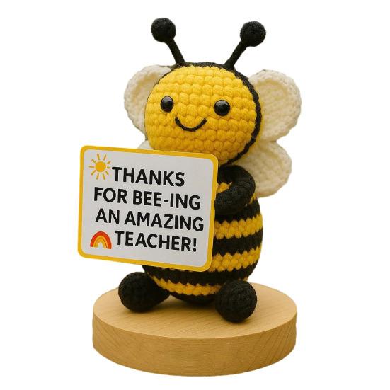 Вязаная пчела учителю подарок признательность ручной работы украшение благодарности пчела со знаком вязание крючком пчела