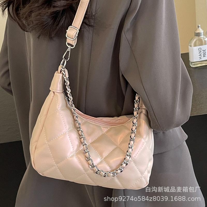 This Year's Popular Xiaoxiangfeng Rhombus Chain Underarm Small Bag for Women's 2025 New Foreign Style One-shoulder Messenger Small Bag