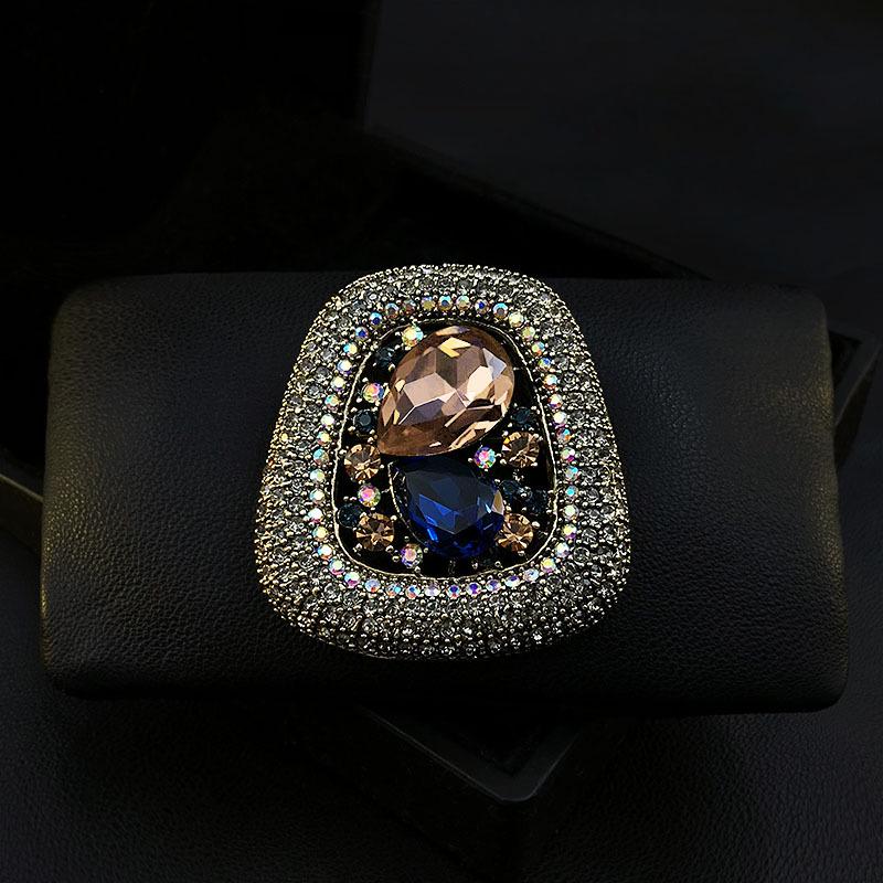 Роскошная ретро брошь со стразами - Высококлассный преувеличенный дизайн для женских костюмов