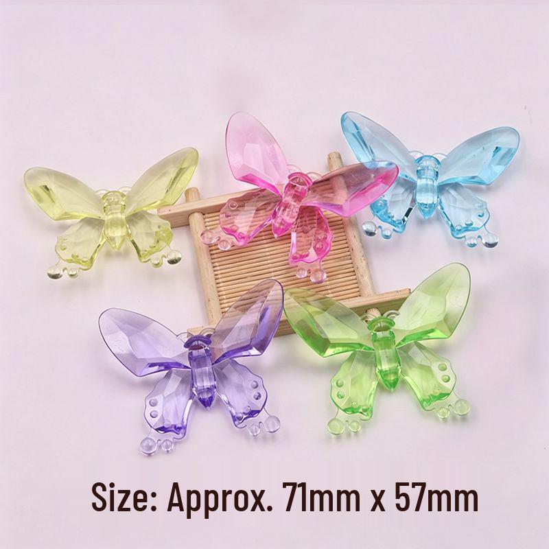 Acrylic Beetle Pendant: Transparent Cartoon Animal Ornament for Kids' Claw Machines and Amusement Park Blind Boxes.