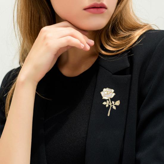 Women Brooch Hollow 3D Rose Flower Design Alloy Pin Suits Coats Sweaters Badge Commuting Dating