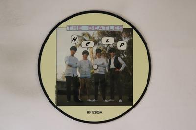 7-дюймовая пластинка BEATLES - Помогите! / Я внизу RP5305 PARLOPHONE 1985 Великобритания Рок Б/у