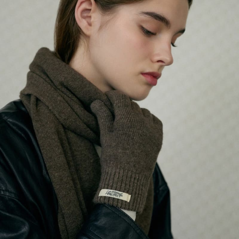 Перчатки шерстяные вязаные с отверстием для пальца LAP AQ7AGA01