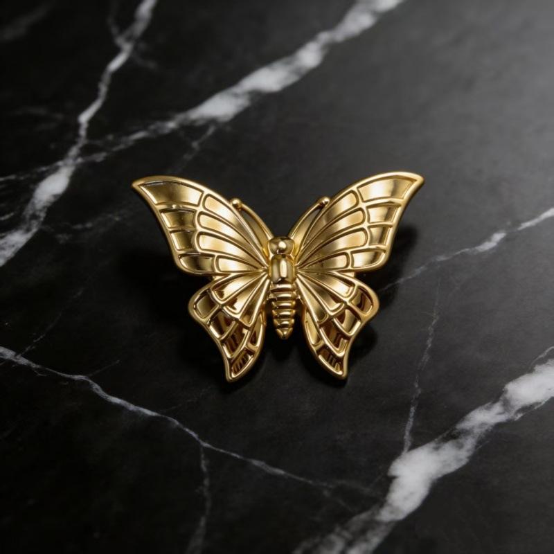 Women's Ocean Style Brooch 1Pcs Retro Metal Butterfly Embossed Pin with Lobster Detail for Dress Bag Scarf