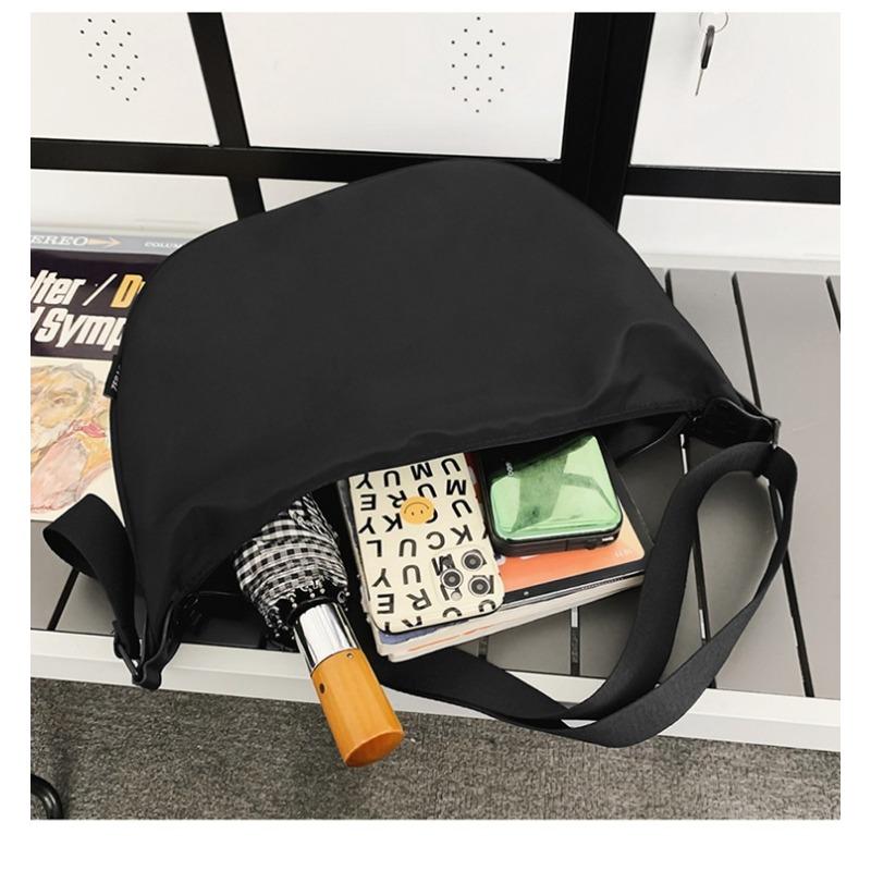 Ladies Slouchy Crescent Bag Niche Minimalist Crossbody Dumpling Bag Sport Casual Large Capacity Single Shoulder Bag