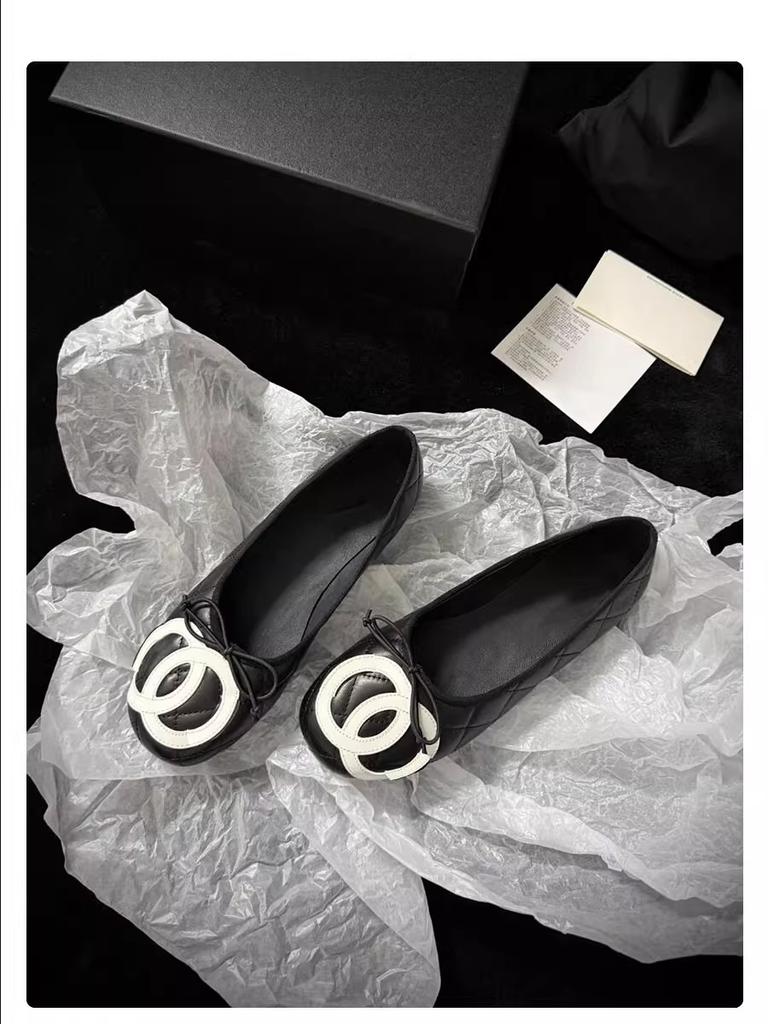 Найди второй волосок! Сяосянфэн увеличение внутренней высоты туфли-лодочки с мелким вырезом новая плоская обувь на один педаль с юбкой фея осень