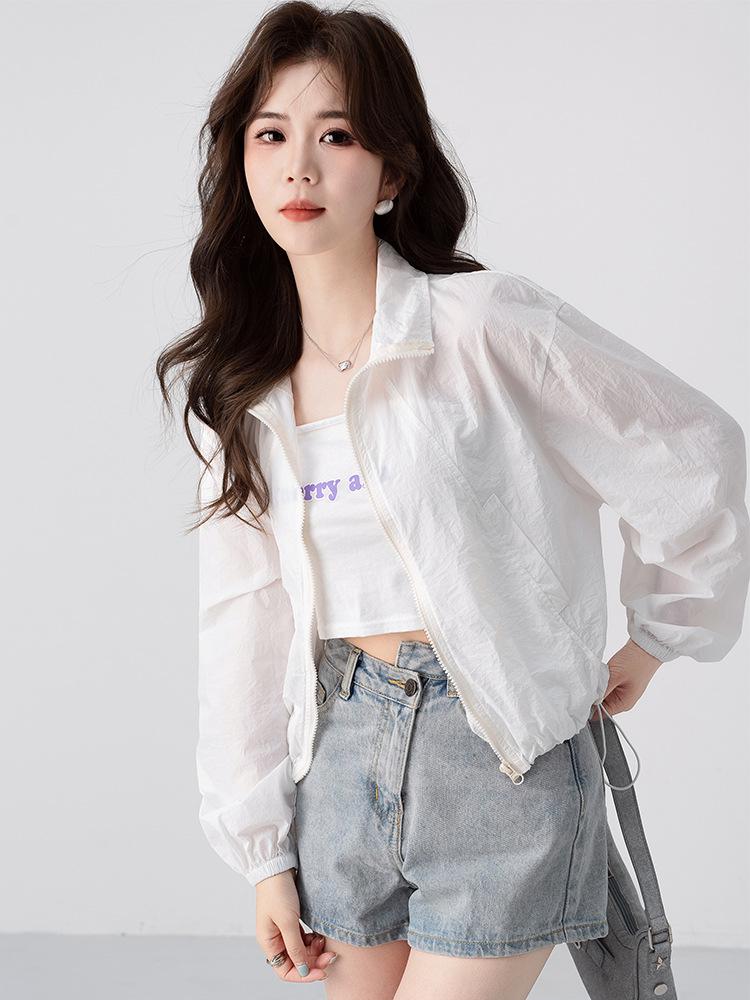 Women's Summer Lightweight Lapel Sunscreen Jacket: Short, Breathable, and Casual Sun Protection Top.