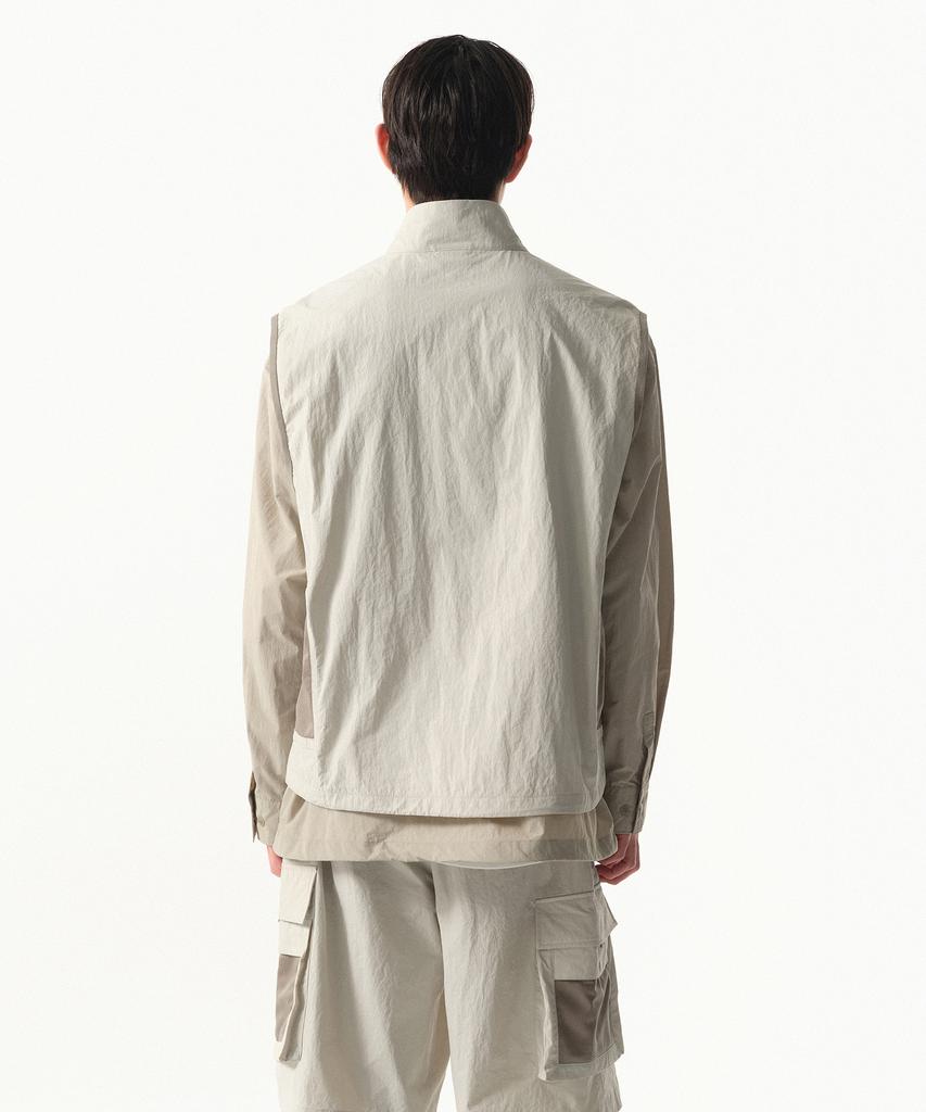 Musinsa Standard [City Leisure] Mesh Pocket Vest [Dusty Cream]