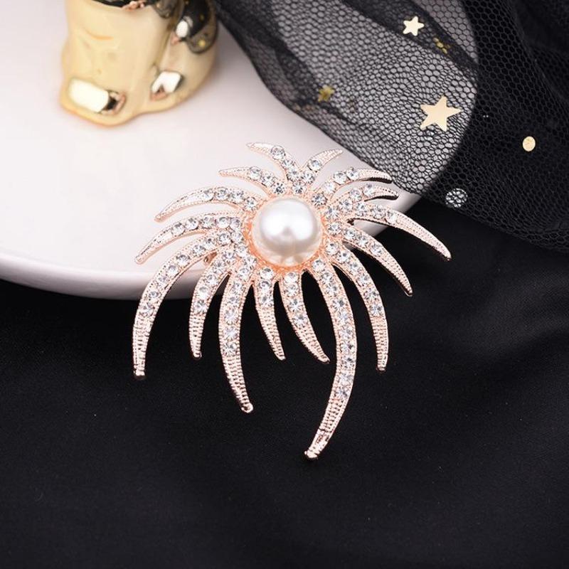 Brooch High-End Sense Niche High-End Women'S Silk Scarf Buckle Alloy Corsage Small Fragrant Wind Pearl Rhinestone High-End
