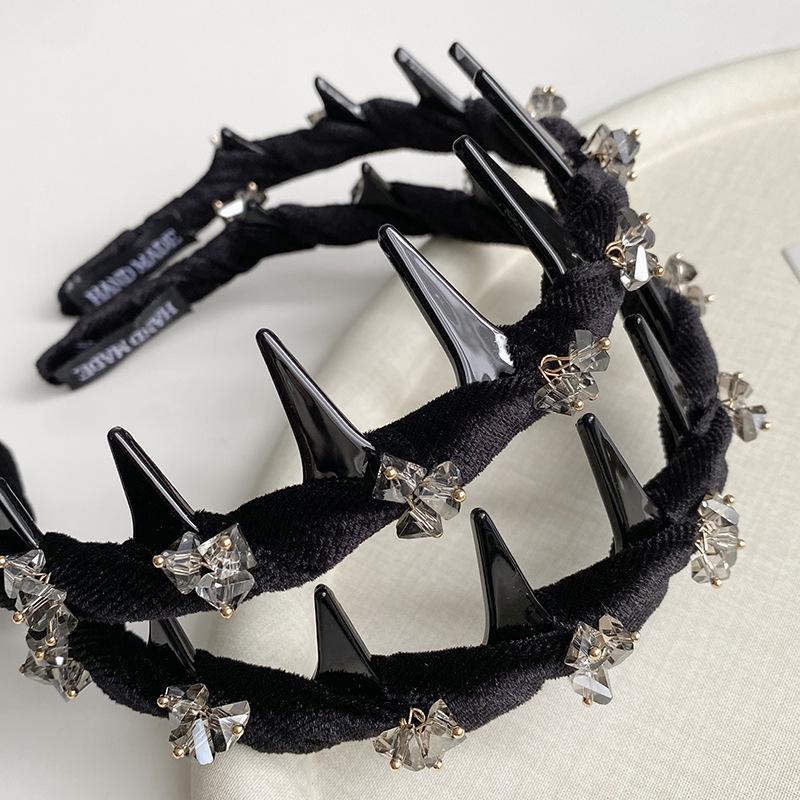 Элегантная волнистая повязка на голову со стразами и нескользящими зубцами для стильной прически