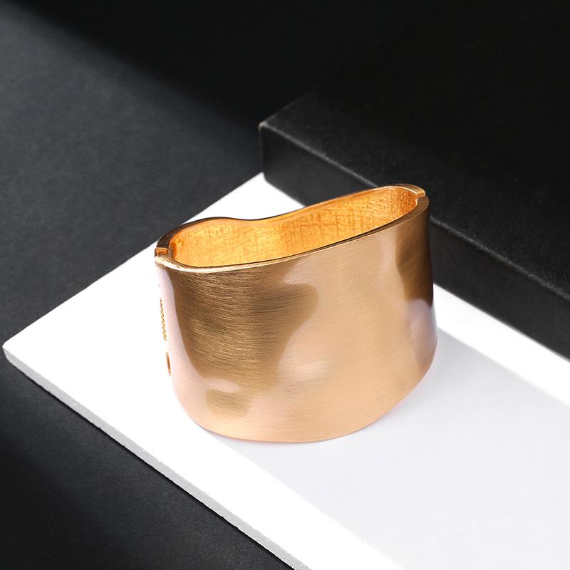 Летний европейский и американский минималистский браслет с широкой пряжкой-пружиной 2020 года