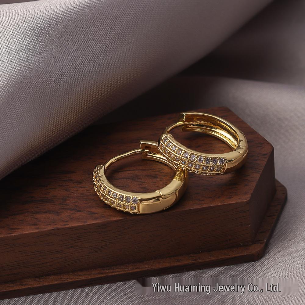 Французские серьги-пусеты с цирконами и бриллиантами в стиле легкой роскоши - Универсальные и трендовые стили