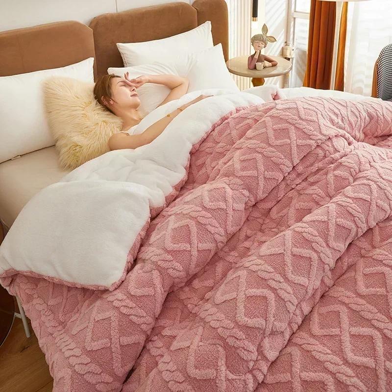 Thickened Warm Taffeta Winter Blanket for Bed Soft Artificial Lamb Wool Weighted Blanket for Sleeping King Size Double Comforter
