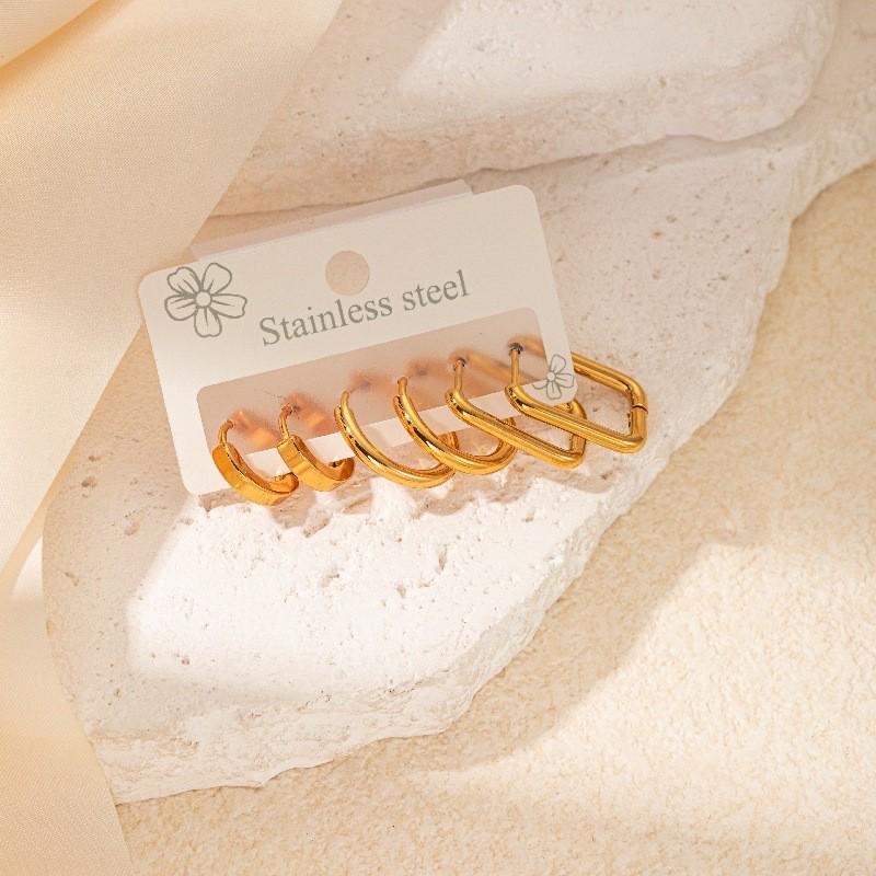 Heart Stainless Steel Hoop Earrings: European-American Fashion, Versatile Titanium Ear Ornaments for Women.