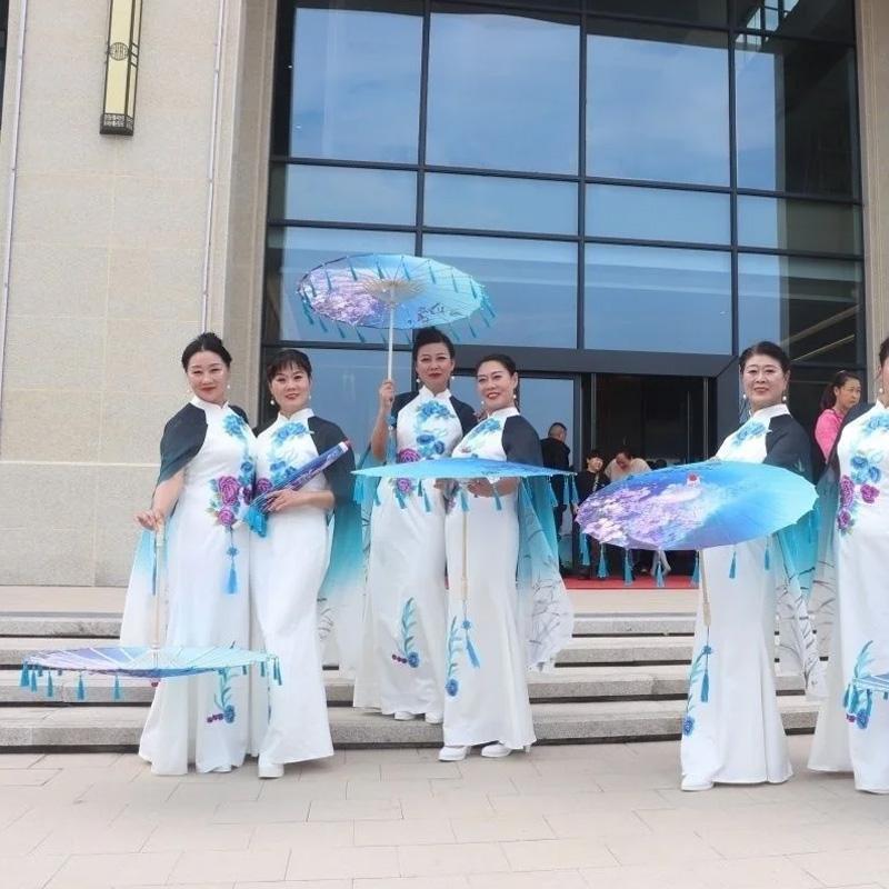 1PC with Tassel Classical Women's Umbrella for Hanfu Accessories Satin Cloth Photograph Props Fairy Ancient Parasol