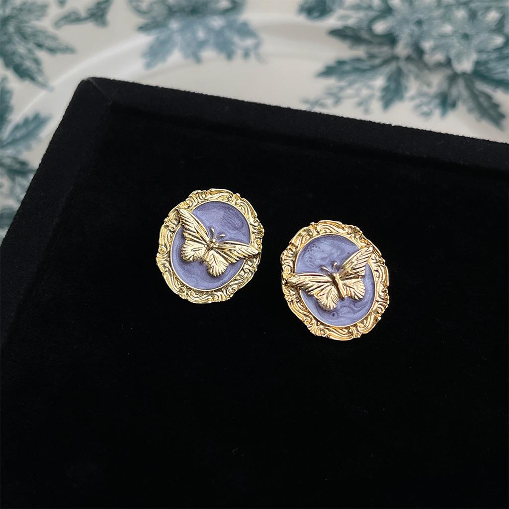 Эмалевые серьги-капли в стиле французской масляной живописи: Художественные серьги-пусеты в придворном стиле с литературным ретро-флером.