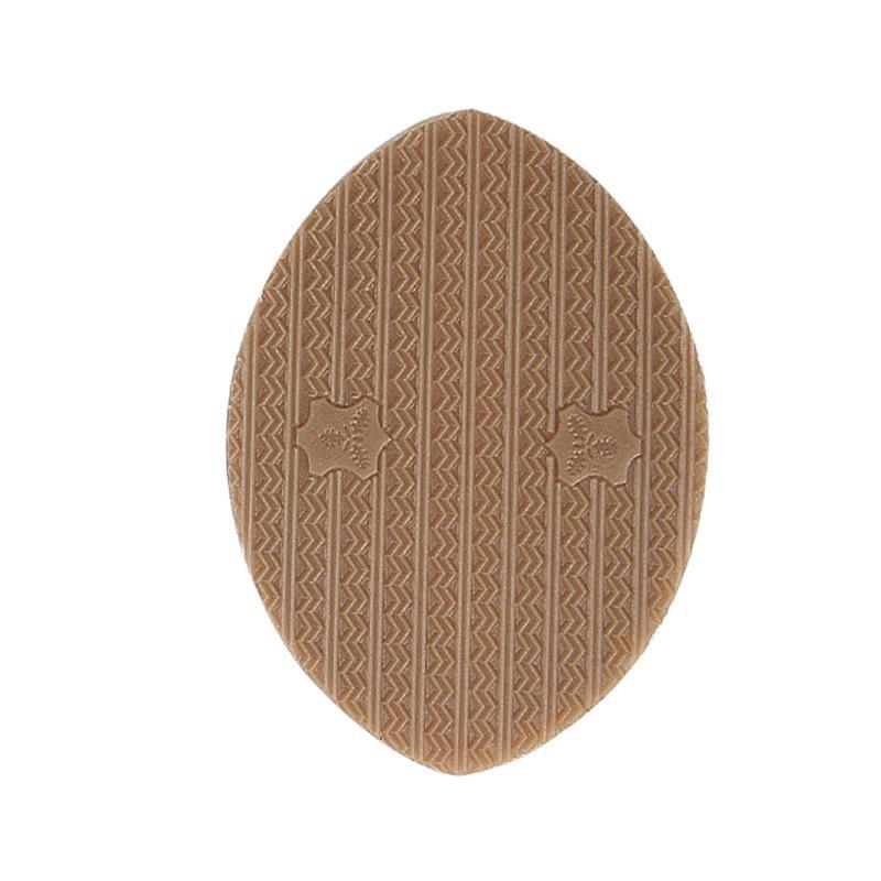 Кожаные спортивные туфли с полукруглым каблуком, противоскользящими полосками и прочной подошвой.