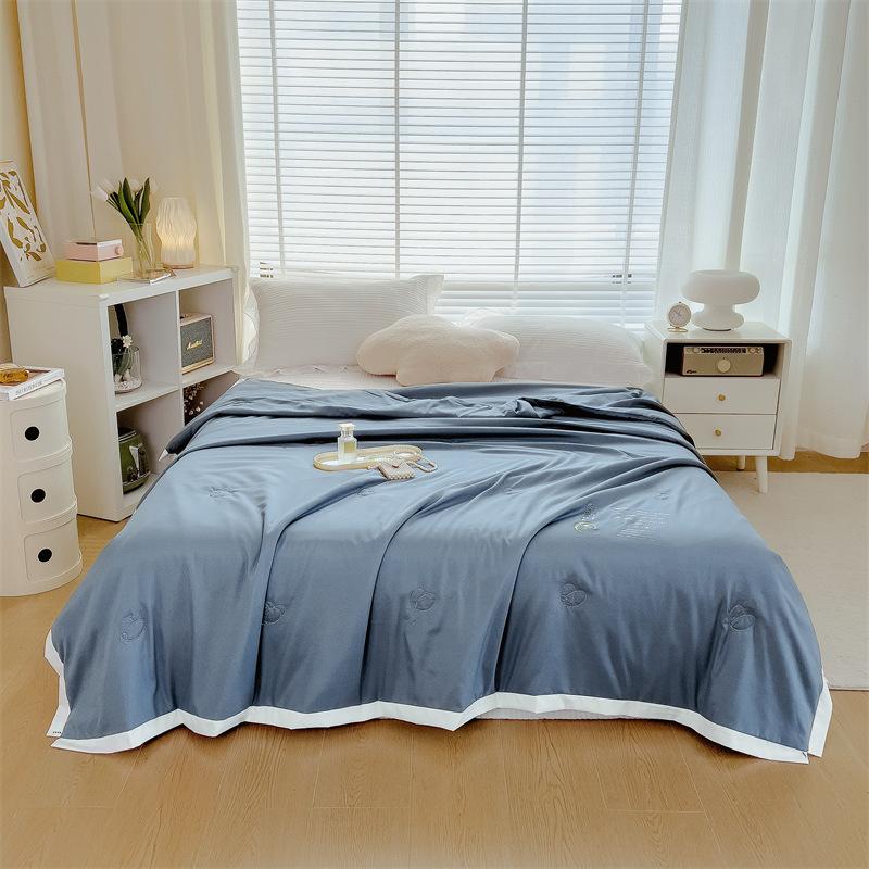 New Class a Soybean Fiber Summer Quilt Washable Air Conditioning Quilt Lightweight Breathable
