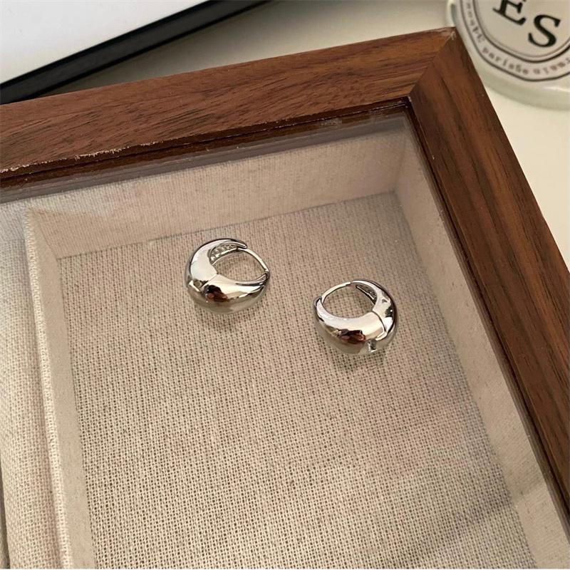 Корейские Новые Классические Металлические Серьги-Кольца с Золотым Покрытием для Женщин Модная Бижутерия Темпераментные Серьги для Ежедневной Носки для Девушек