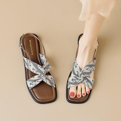 Женские летние туфли с сандалиями на плоской подошве