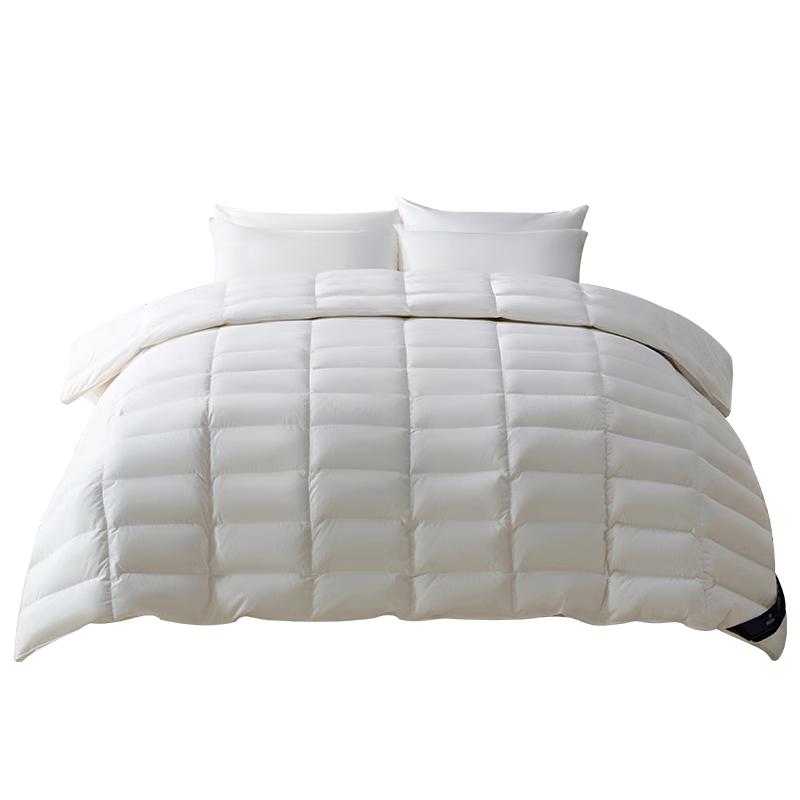 Hilton Hotel Collection 90% White Goose Down Comforter