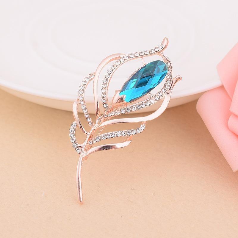 Brooch High-End Sense Niche High-End Women'S Silk Scarf Buckle Alloy Corsage Small Fragrant Wind Pearl Rhinestone High-End