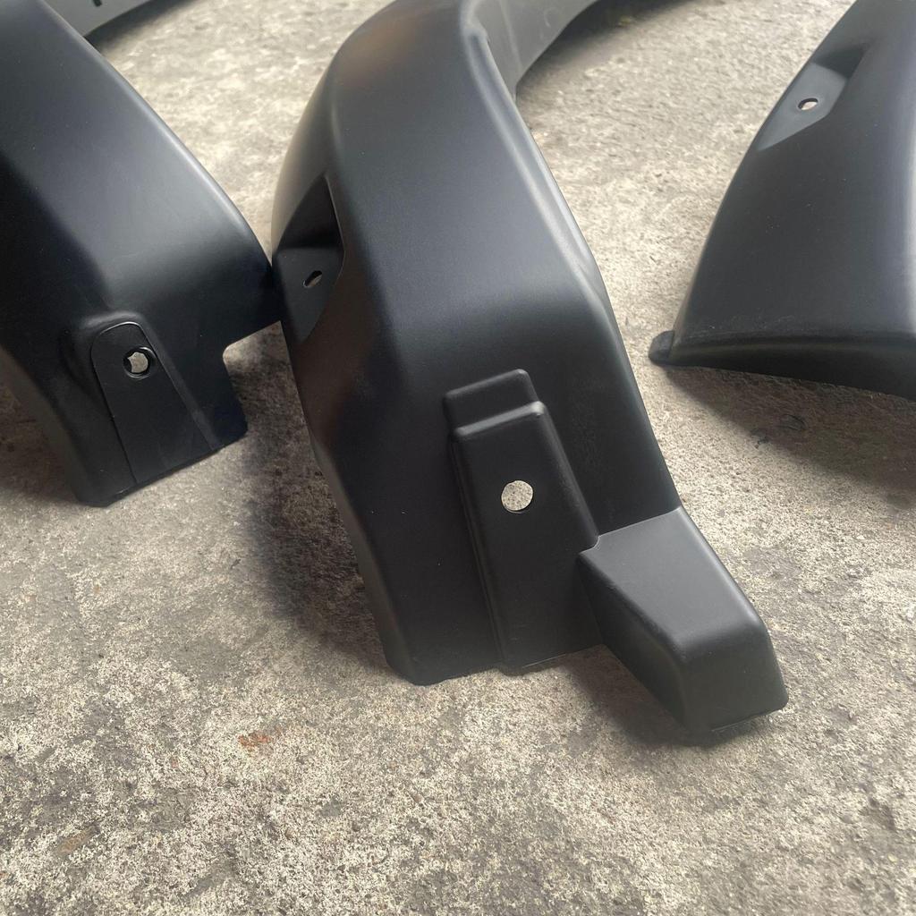 2015-2020 Nissan Navara NP300 Wheel Arch with Rivets for Pickup