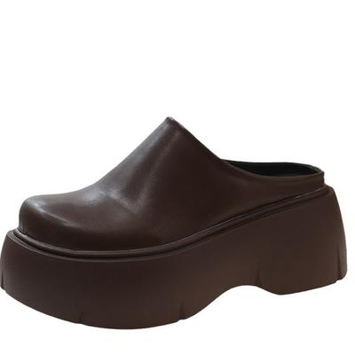 Мода 2024 года. Дизайнерские модные сандалии. Новые повседневные шлепанцы для ходьбы. Женские весенние туфли на плоской подошве. Туфли-мюли на платформе. Женские тапочки с открытой пяткой. Обувь.