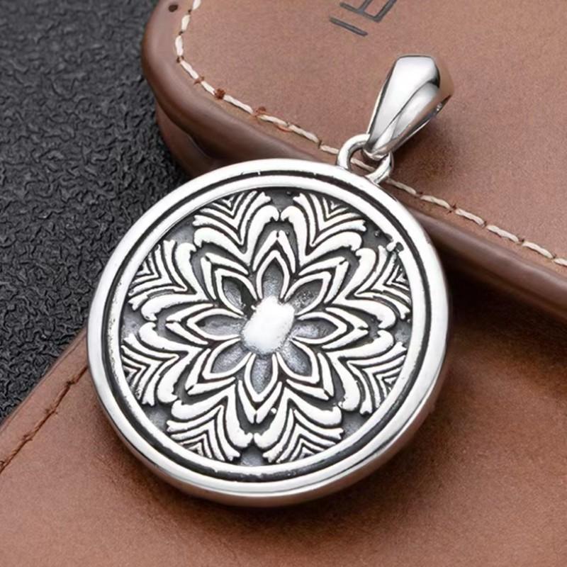 Mighty Lion King Avatar Pendant Cool European and American Hip Hop Animal Round Pendant for Men