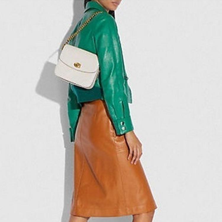 Coach Cassie 19 C Сумка-мессенджер с клапаном на пряжке из зернистой кожи Женские сумки Белый 88346-B4HA