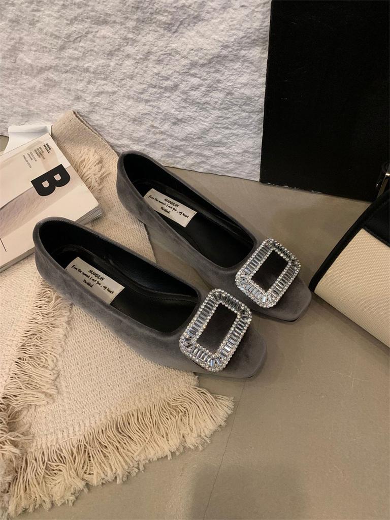 IPPEUM Балетки Туфли со стразами для женщин 2025 Новые с квадратным носком Красные бархатные туфли-балетки Женские