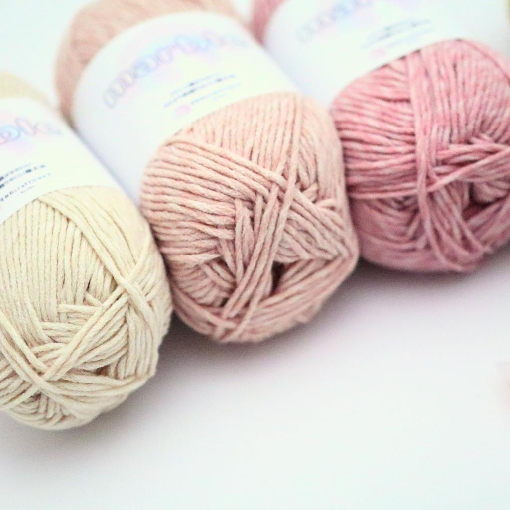 Sumire Craft Shop Смесовая пряжа «Мрамор» Набор из 3 мотков с одинаковым вязальным мотивом Небесно-голубая хлопково-акриловая пряжа, прибл.. Моток 95-100г, 170м, Цвет, (06 Синий)