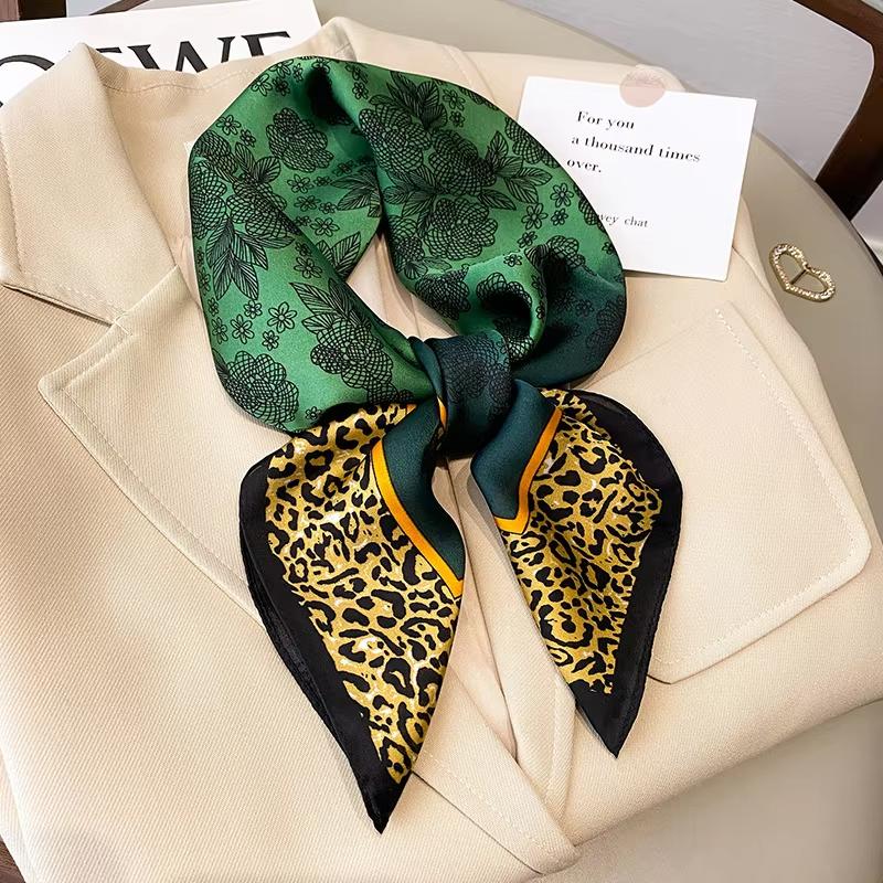 Fashion Leopard Print Square Scarf Women'S Satin Scarves Casual Decoration Small Shawl Luxury Headband Bandana