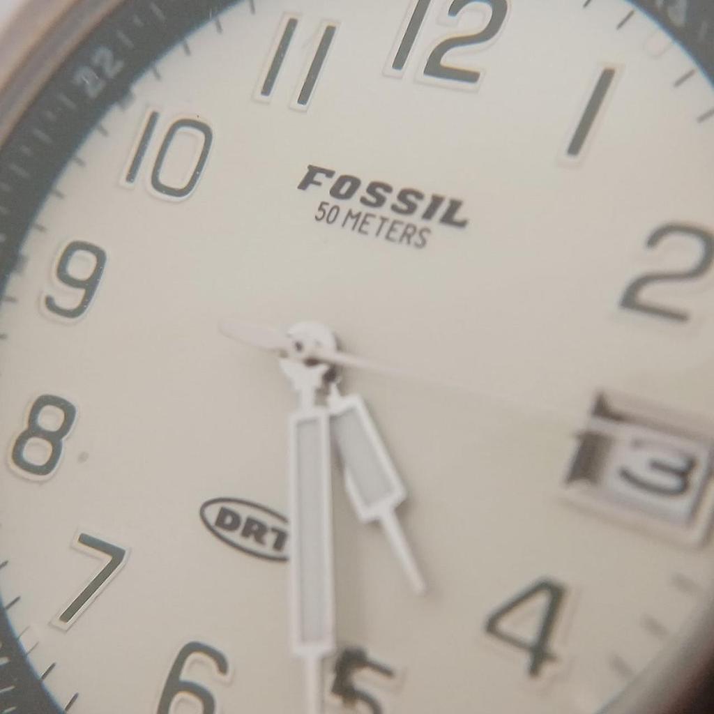 Подержанные кварцевые часы FOSSIL DRT