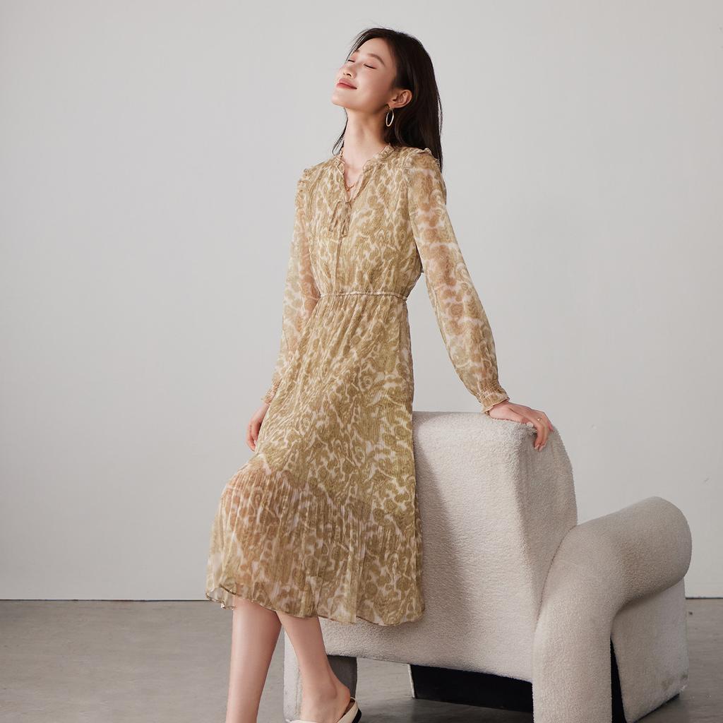 Black fungus edge leading long sleeved floral dress 2026 spring fashion versatile waist cinching slimming mid length skirt