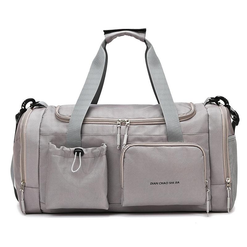 Студенты колледжа, мужчины и женщины, могут хранить багажные сумки для влажных и сухих вещей, спортивные сумки для школы и отпуска.