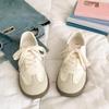 Милые маленькие белые туфли женские новые универсальные нишевого дизайна на плоской подошве студенческие кеды