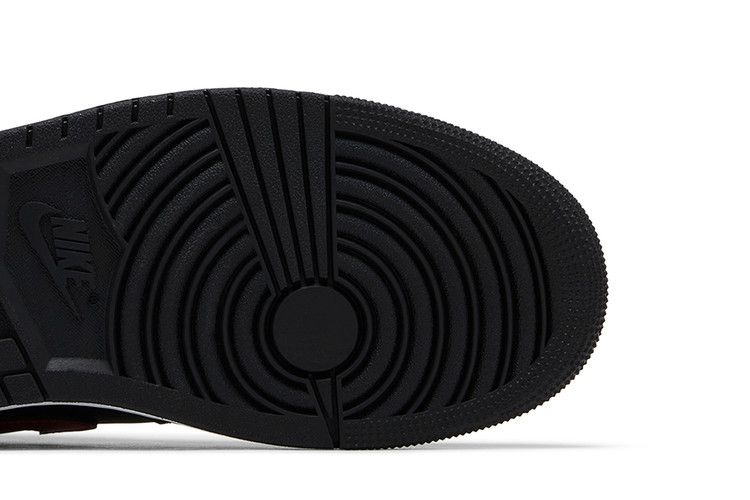 Jordan 1 Низкий Бред Твист