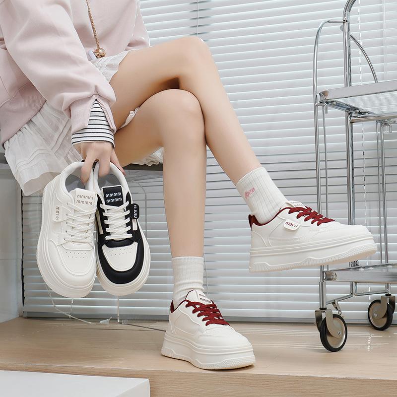2025 весна маленькие белые туфли новая корейская версия женские студенческие туфли на платформе спортивные туфли для скейтбординга повседневные уличные туфли W2029