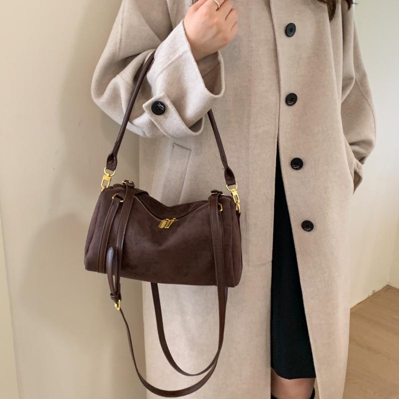 Винтажная матовая женская сумка-тоут большой вместимости «Бостон»: Сумка-боулинг на плечо и через плечо Осень/Зима