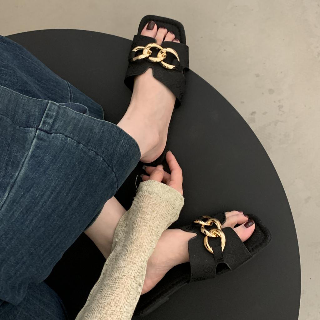 Модные женские шлепанцы на плоской подошве, трендовые дизайнерские шлепанцы, женские роскошные уличные плоские сандалии, новинка лета 2025, обувь большого размера, шлепанцы женские