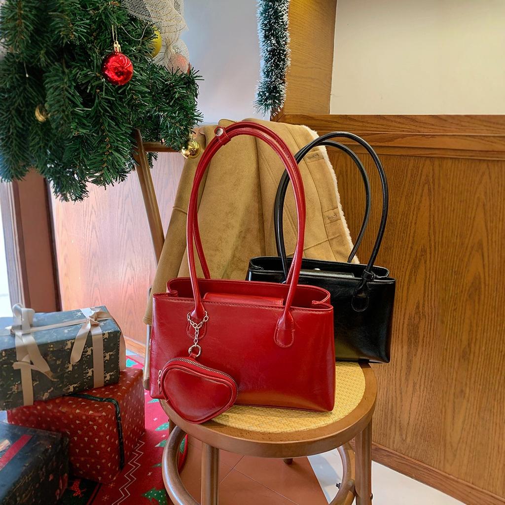 Autumn and Winter Rich Red Heart-shaped Pendant Baguette Square Bag Oil Wax Glossy Texture Niche Design Single Shoulder Bag