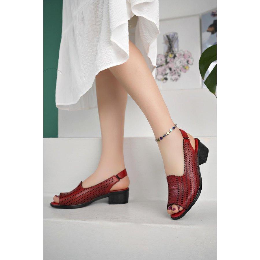 Женские повседневные удобные сандалии из натуральной кожи на среднем каблуке