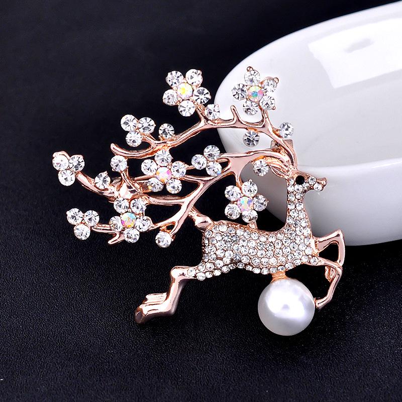 The Elk Brooch Exudes An Elegant and High-end Feminine Charm, While The Pearl Animal Corsages Feature A Niche Design