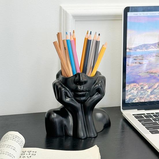 Abstract Face Design Pen Holder Creative Sculpture Large Capacity Desktop Organizer for Pens Erasers Crayons Markers Makeup Brush