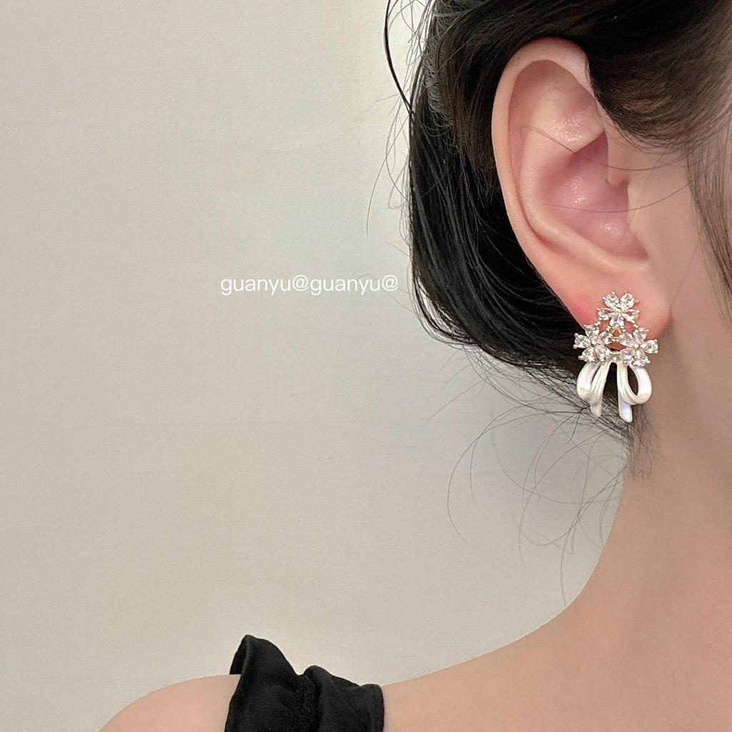 High-End Zircon Flower Bow Earrings - Luxurious, Versatile & Stylish for Women