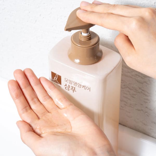 National Beauty Item Эластиновый шампунь для питания и ухода за волосами 900 мл